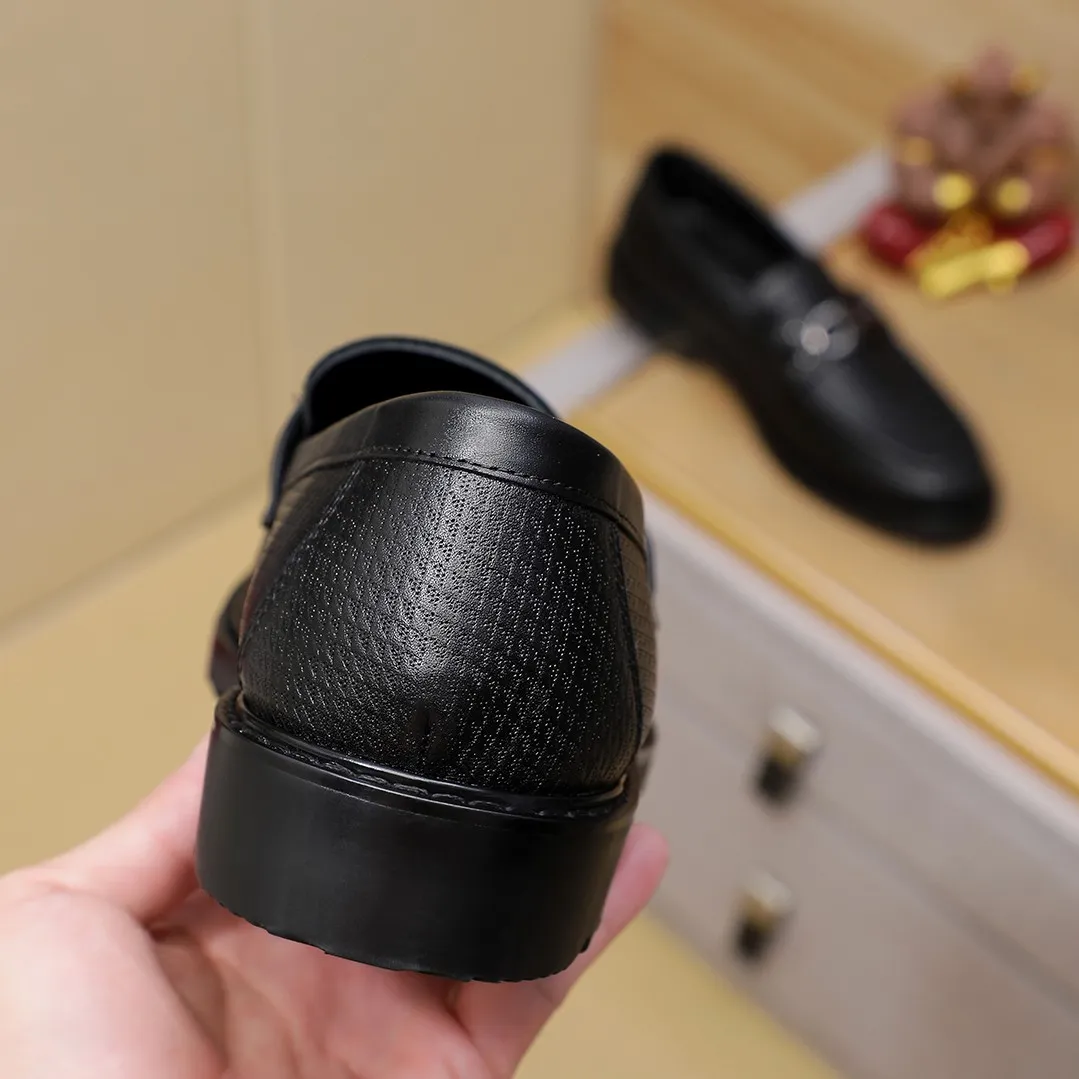 Men's shoes 💰480 🔥Ferragamo's new men's casual slip-on shoes🇨🇳Official website original 1:1 mold, original quality💯Fine workmanship, high-end luxury☘The upper is made of imported Italian first-layer cowhide🌴Luxurious water dyeing🐂Leather lining🍓Rubber wear-resistant and non-slip outsole, breathable and comfortable to wear🍍The first choice for high-quality men, optional! Code number 38-44 (45.46. Customized)